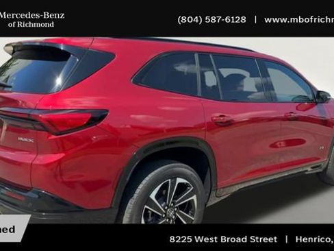 Used 2025 Buick Enclave Sport Touring w/ Power Package FWD image 2