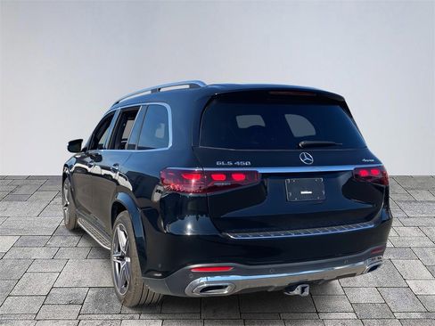 Used 2024 Mercedes-Benz GLS 450 4MATIC image 5