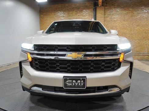 Used 2021 Chevrolet Suburban 4WD image 4