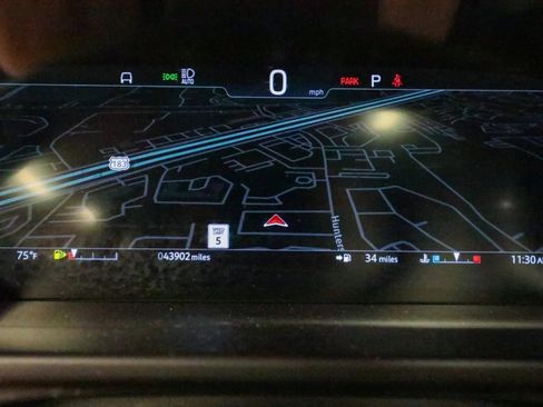 Used 2023 Land Rover Defender 110 V8 image 19