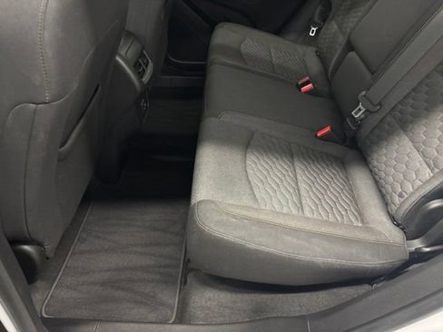Used 2019 Chevrolet Equinox LT FWD image 12