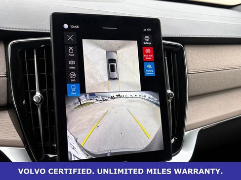 Certified 2025 Volvo XC90 B5 Plus AWD/4WD image 25