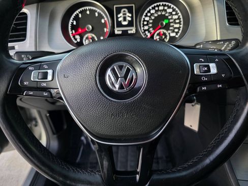 Used 2015 Volkswagen Golf S FWD image 42