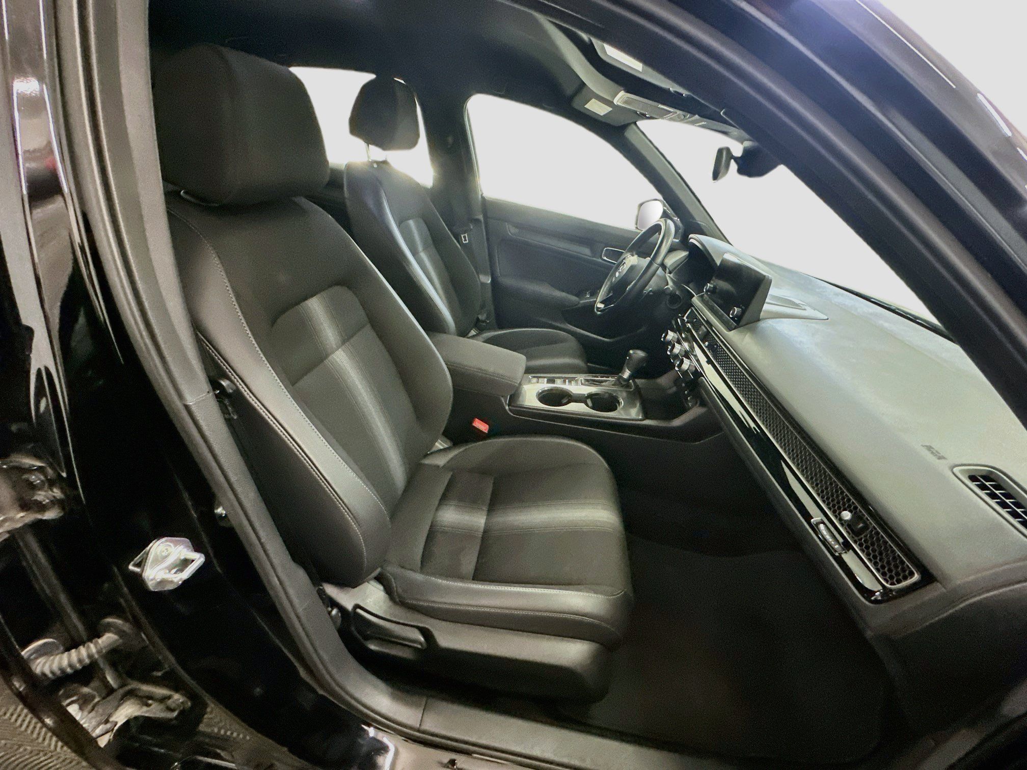 Used 2025 Honda Civic Sport image 31
