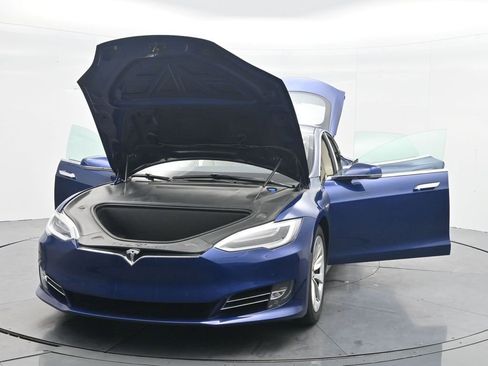 Used 2019 Tesla Model S Standard Range AWD/4WD image 42