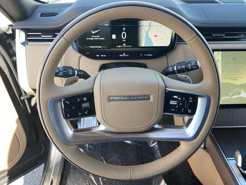 Used 2025 Land Rover Range Rover Long Wheelbase SE AWD/4WD image 7