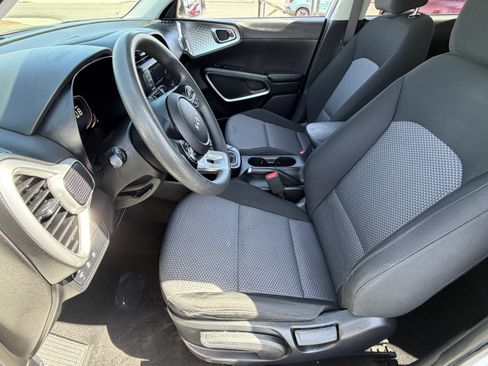 Certified 2024 Kia Soul LX w/ Option Group 015 FWD image 15