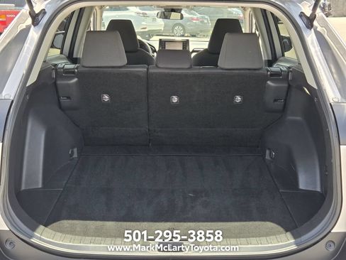 Used 2022 Toyota RAV4 XLE FWD image 13