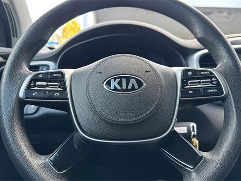 Used 2019 Kia Sorento LX image 23