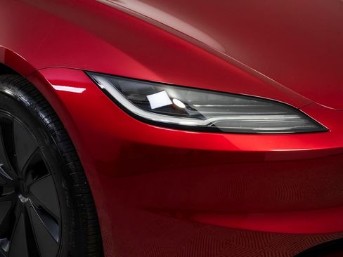 Used 2024 Tesla Model 3 Standard Range image 36