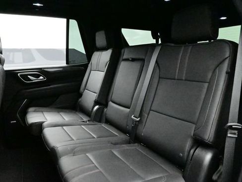 Used 2022 Chevrolet Tahoe RST w/ Luxury Package AWD/4WD image 13