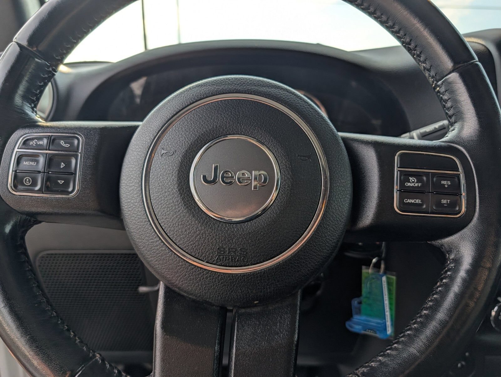 Used 2018 Jeep Wrangler Sahara w/ Connectivity Group AWD/4WD image 27