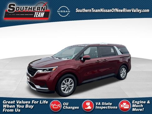 Used 2024 Kia Carnival LX image 1