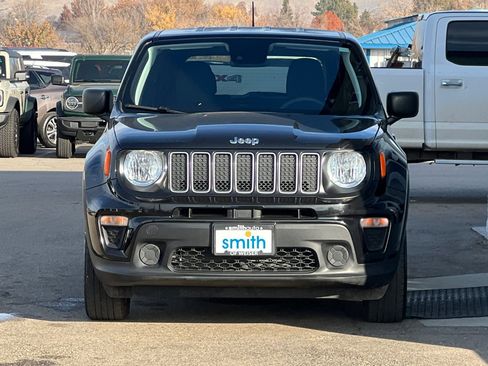 Used 2023 Jeep Renegade Latitude AWD/4WD image 10