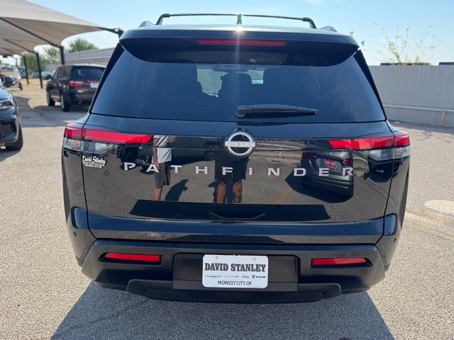 Used 2026 Nissan Pathfinder SV FWD image 5