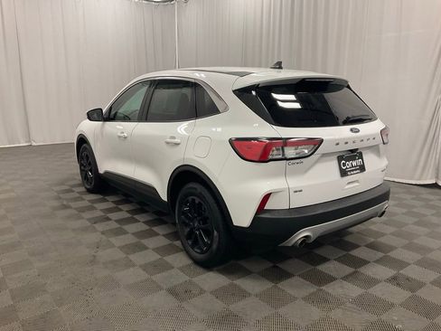 Used 2020 Ford Escape SE image 4