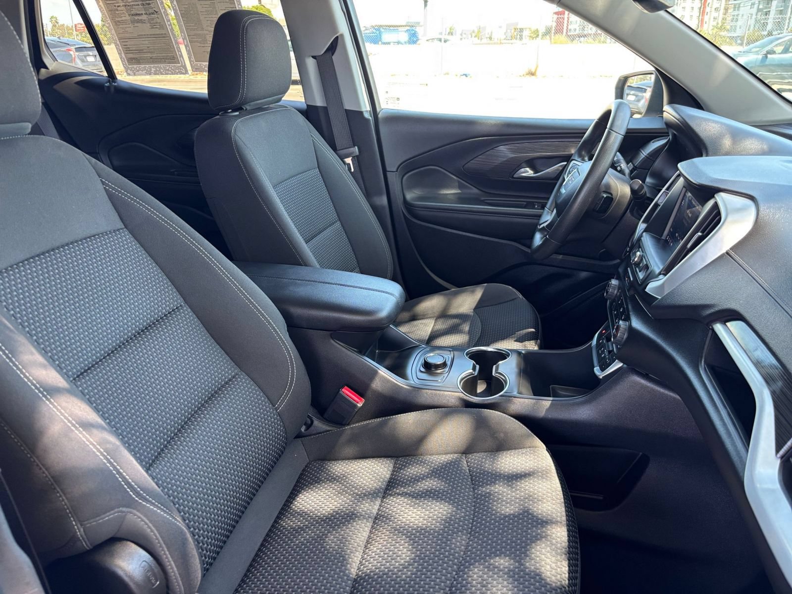 Used 2024 GMC Terrain SLE FWD image 34