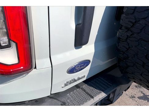 Used 2023 Ford Bronco Badlands AWD/4WD image 32