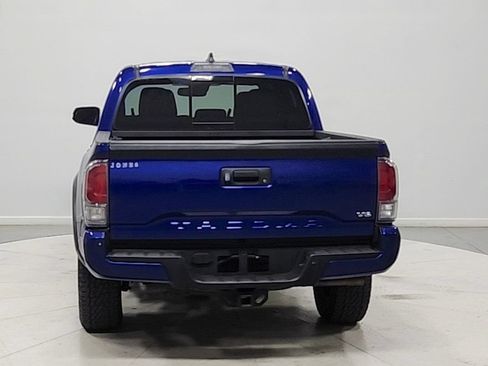 Used 2022 Toyota Tacoma TRD Off-Road w/ TRD Premium Off Road Package AWD/4WD image 6