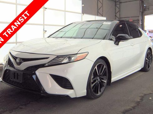 Used 2018 Toyota Camry XSE image 1