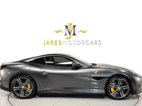 Used 2020 Ferrari Portofino RWD image 13