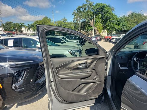 Used 2023 GMC Terrain SLT w/ LPO, Floor Liner Package FWD image 24