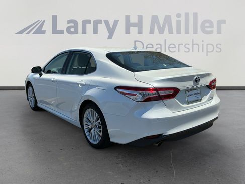 Used 2020 Toyota Camry XLE w/ Driver Assist Package FWD image 3