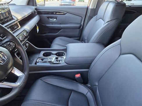 New 2025 Honda Pilot Touring image 27