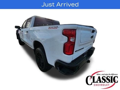 Used 2025 Chevrolet Silverado 1500 LT Trail Boss w/ Convenience Package II image 11