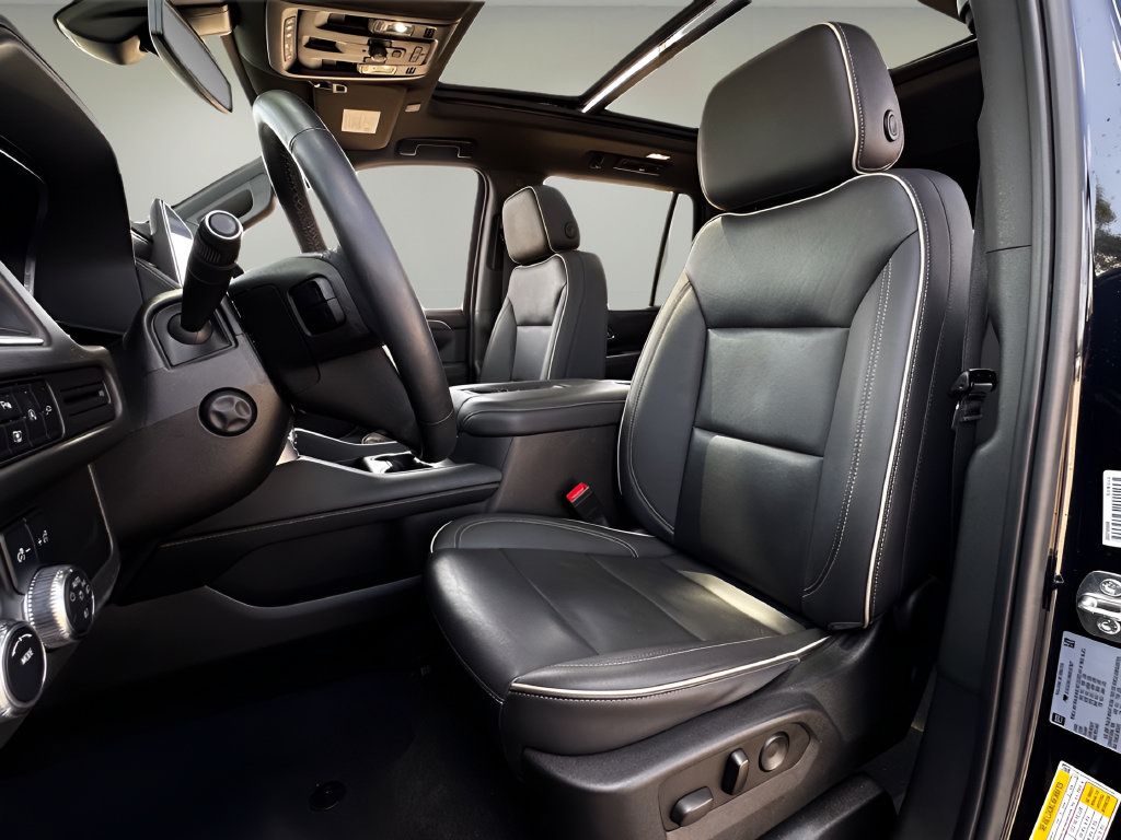 Used 2022 GMC Yukon SLT w/ SLT Premium Package AWD/4WD image 7