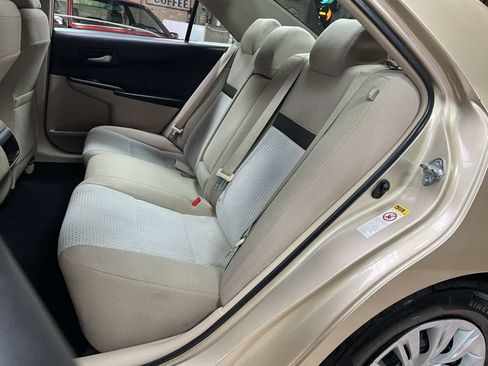 Used 2012 Toyota Camry LE FWD image 23