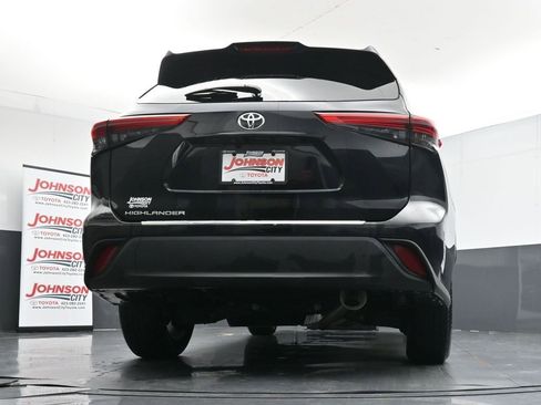 Used 2023 Toyota Highlander L image 40