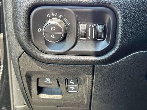 Used 2022 RAM 1500 Laramie AWD/4WD image 21