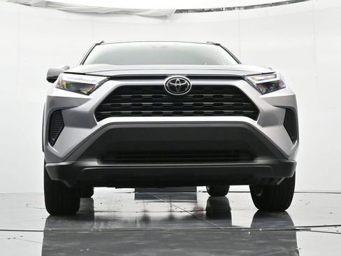 Used 2025 Toyota RAV4 XLE image 35