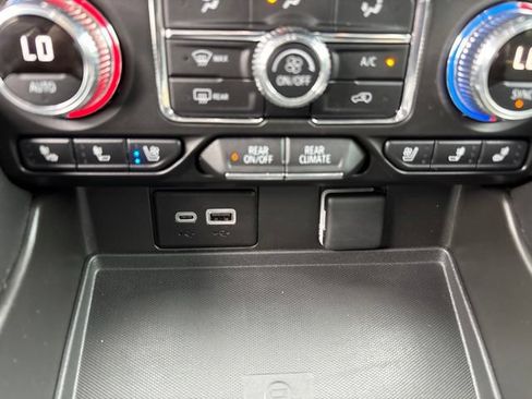 Used 2024 GMC Yukon AT4 AWD/4WD image 27