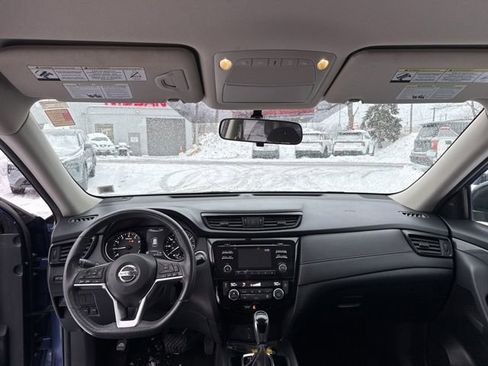 Used 2017 Nissan Rogue SV image 20