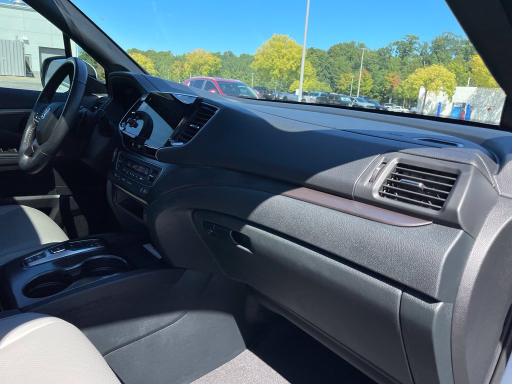 Certified 2023 Honda Passport EX-L image 33