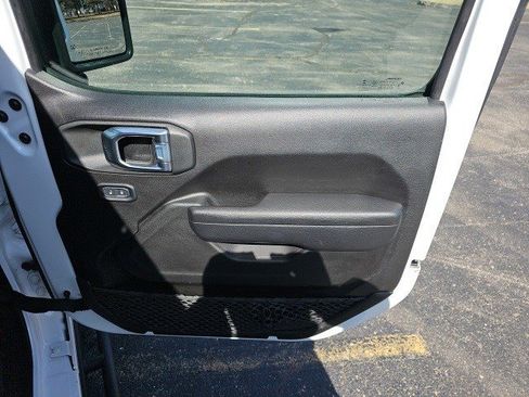 Used 2022 Jeep Gladiator Sport image 15