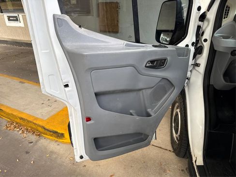 Used 2019 Ford Transit 250 148 Medium Roof RWD image 18