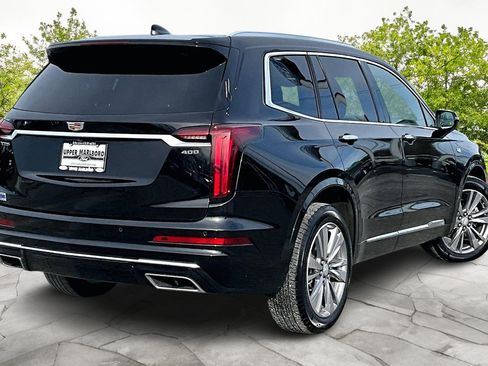 Used 2025 Cadillac XT6 Premium Luxury image 13