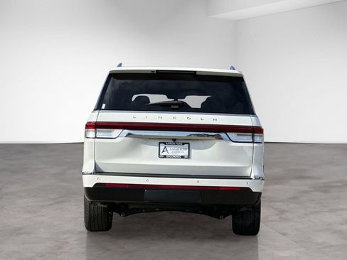Used 2024 Lincoln Navigator L Reserve AWD/4WD image 4