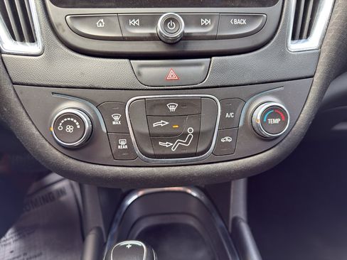 Used 2016 Chevrolet Malibu LT image 16