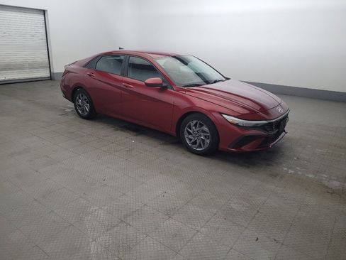 Used 2024 Hyundai Elantra SEL FWD image 11