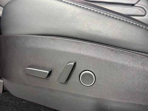 Used 2023 Tesla Model Y Performance AWD/4WD image 22