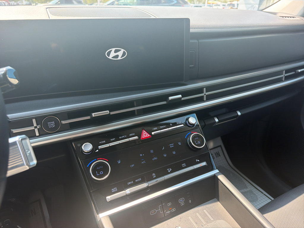 Used 2026 Hyundai Santa Fe SEL FWD image 22