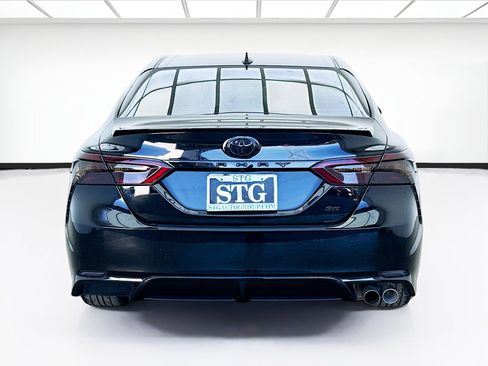 Used 2019 Toyota Camry SE FWD image 5