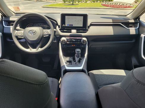 Certified 2025 Toyota RAV4 XLE FWD image 15