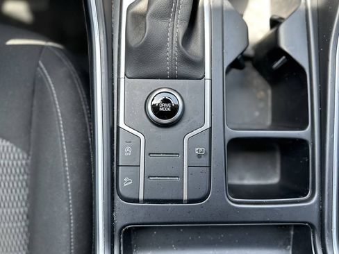 Used 2023 Kia Sorento LX FWD image 19