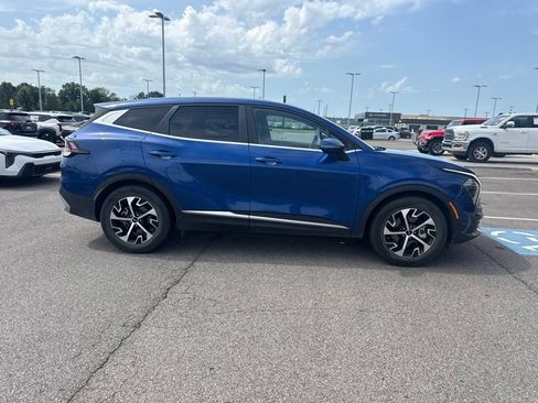Certified 2024 Kia Sportage EX FWD image 5