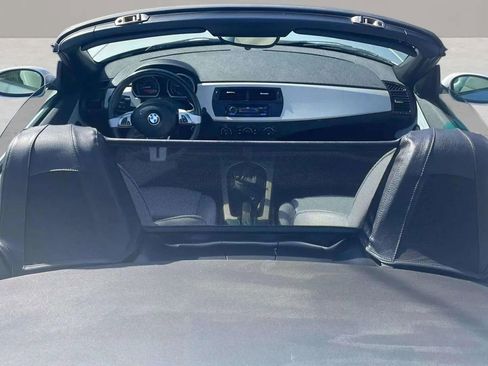 Used 2005 BMW Z4 2.5i image 30